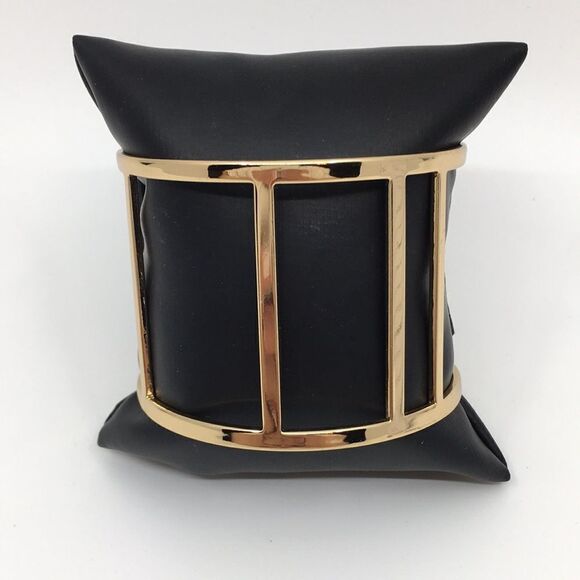 Gold tone cuff bracelet - Picture 6 of 12